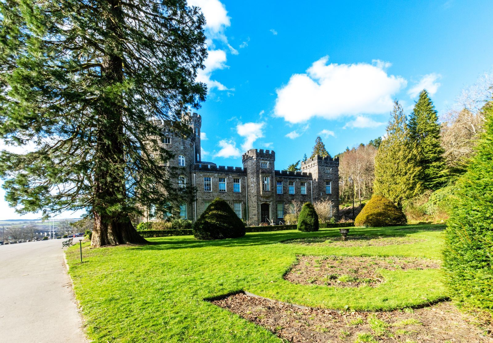 Cyfarthfa200